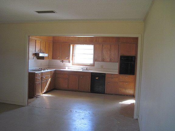 4th image of 1351 Harper Ave
