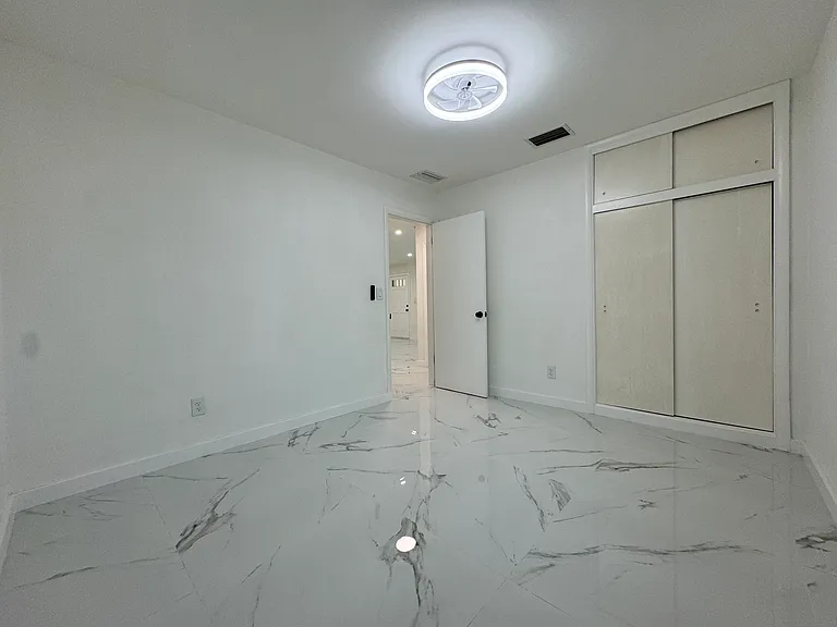 4461 SW 34th Dr — Photo 5