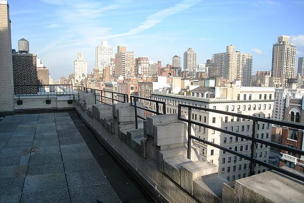 Rented by Corcoran | media 27