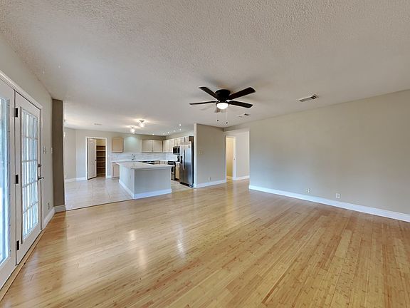 3rd image of 3951 KNOLLWOOD