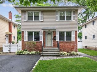 39 Yennicock Ave, Port Washington, NY 11050