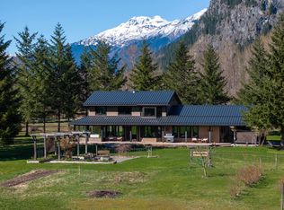 780 Green Rd, Bowen Island, BC V0N1G2