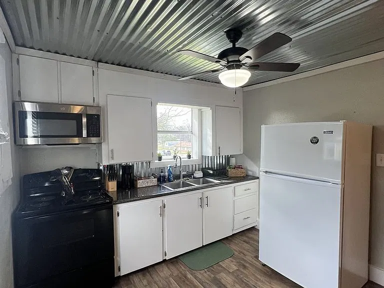 705 S Main St — Photo 4