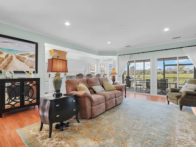 17 Thomas Bee Dr — Photo 15