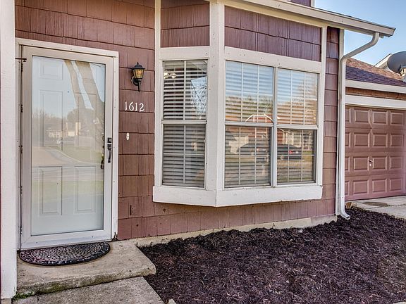 3rd image of 1612 Wickford Dr