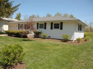 415 Mary Ln, Crystal Lake, IL 60014