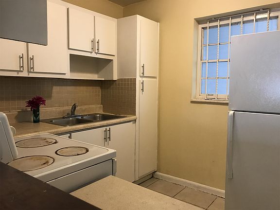 3rd image of 16215 NE 18th Ct APT 108