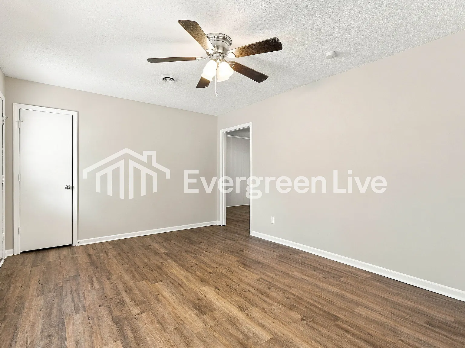 3 bed, 2.0 bath, 1726 sqft, $1,745 — Photo 4