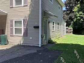 11 Cherry St, Red Hook, NY