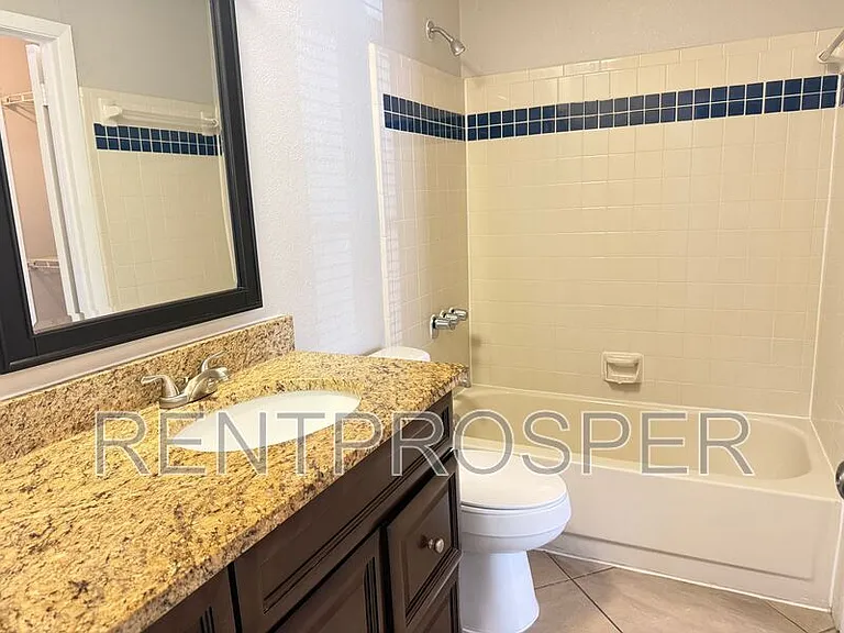 4022 Versailles Dr #C — Photo 8