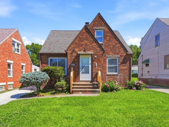 15705 Throckley Ave, Cleveland, OH 44128