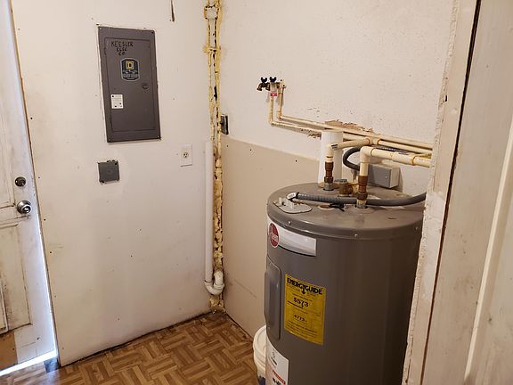 4th image of 776 53rd Ave S