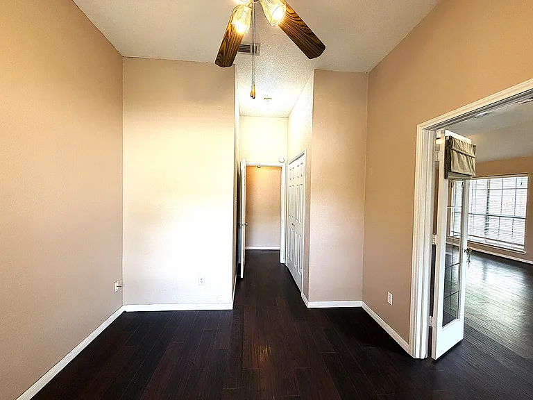 405 Gina Dr — Photo 6