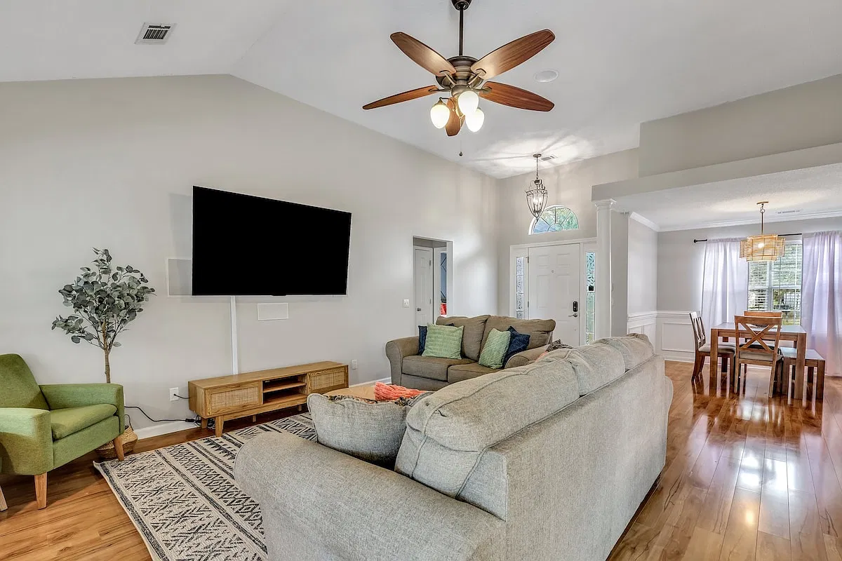 3 bed, 1554 sqft, $3,000 — Photo 2