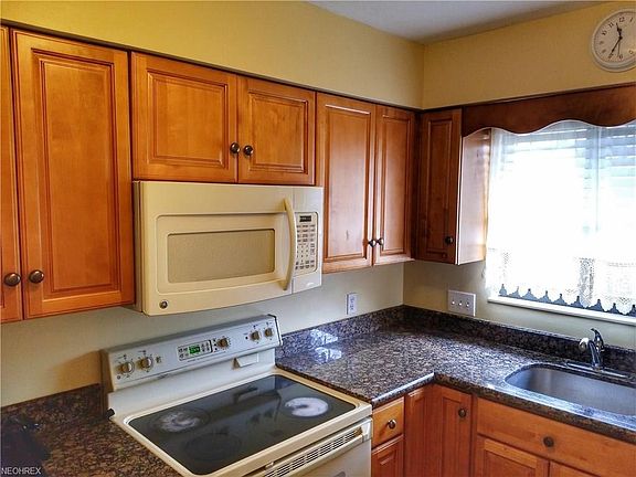4th image of 9025 Merchant Dr