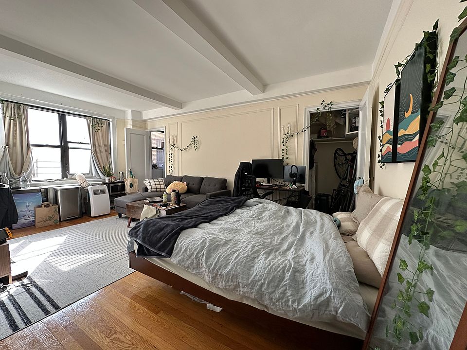 1st image of 455 W 34th St APT 2D