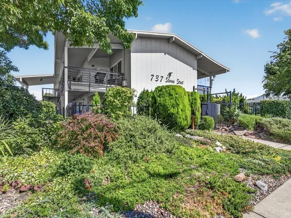 737 Stevens St APT 109, Medford, OR 97504