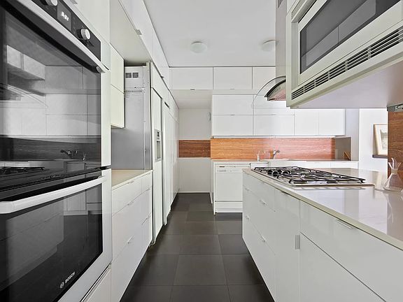 5th image of 423 Atlantic Ave APT 4M