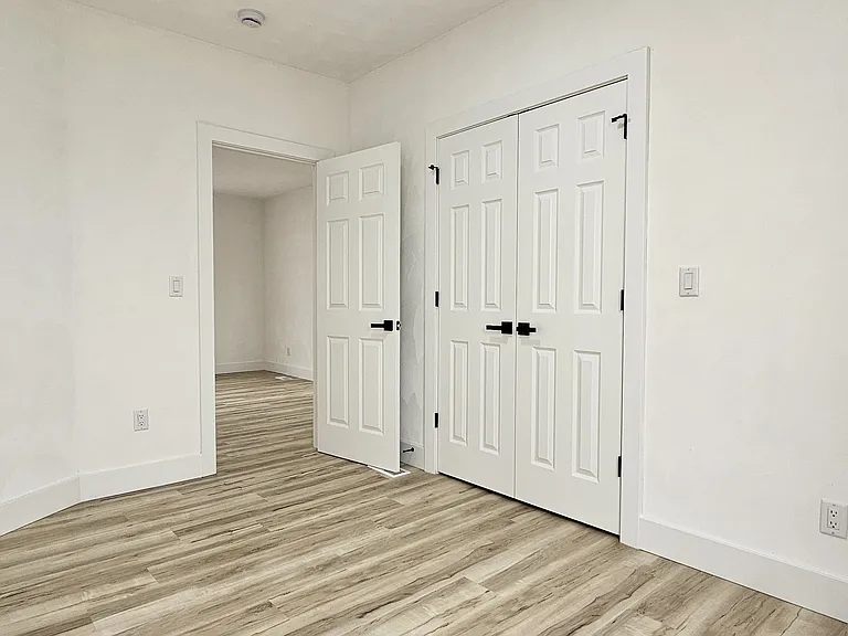 1035 Crosby St #1037 — Photo 11