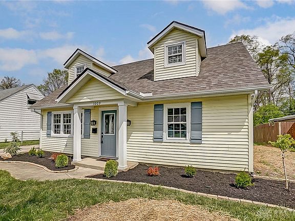 3rd image of 1009 Mendota Ct