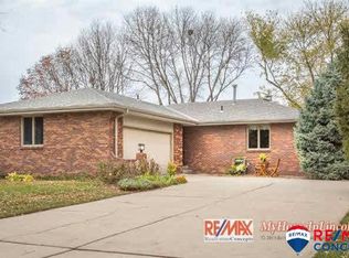 3411 Fox Hollow Cir, Lincoln, NE 68506