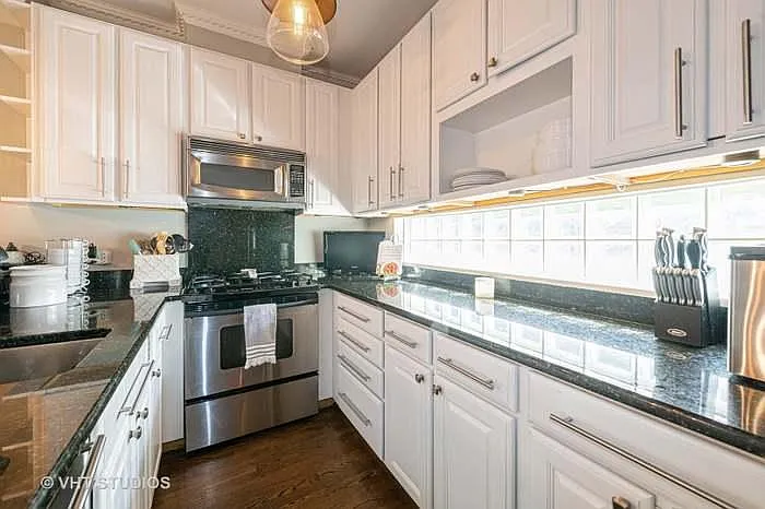 2 bed, 1100 sqft, $4,250 — Photo 2
