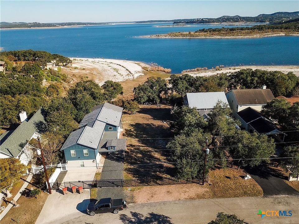 1st image of 864 Lakebreeze Dr