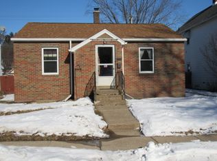 2710 Washington St, Dubuque, IA 52001