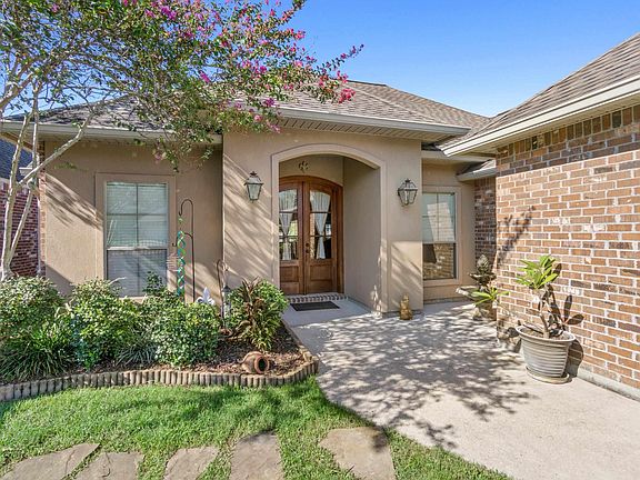 5th image of 41092 Garden Ct