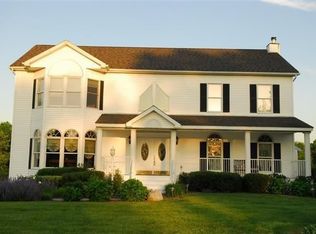 3 Chelsea Ct, New Paltz, NY 12561