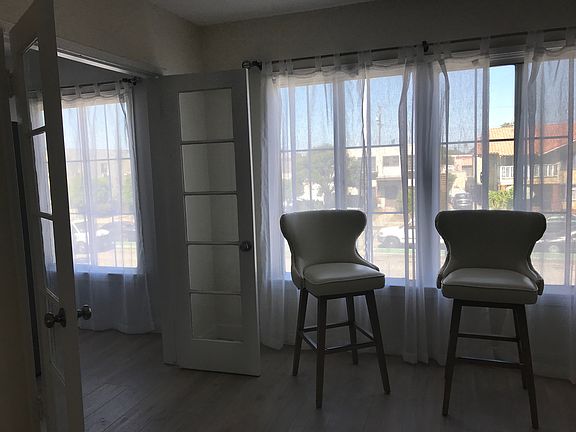 4th image of 1731 Cabrillo Ave APT 3