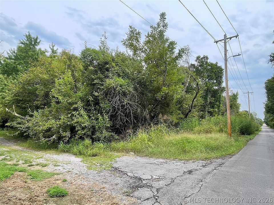 1st image of N 10th St