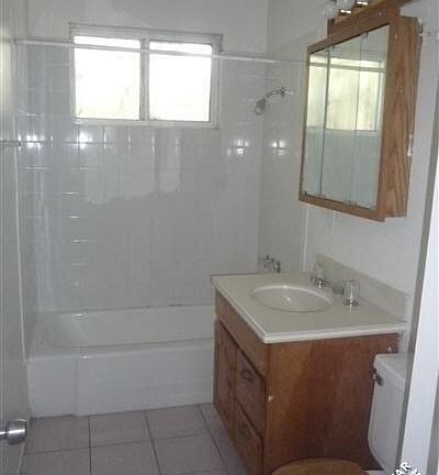 5th image of 150 E Avenue J7