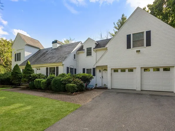 9 Newton St, Weston, MA 02493