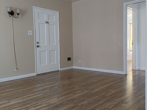 4th image of 7921 Newlin Ave