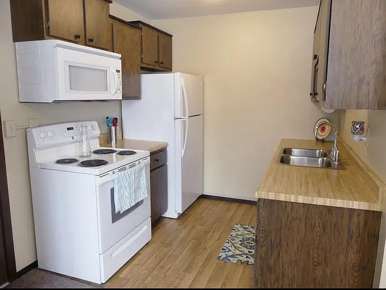 603 S Center St #4 — Photo 2