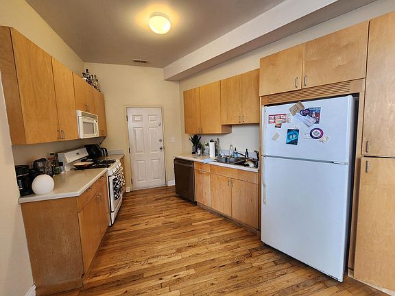 3rd image of 2236 N California Ave #3Z