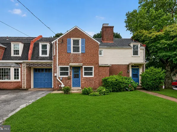 3 Lothian Pl, Philadelphia, PA 19128