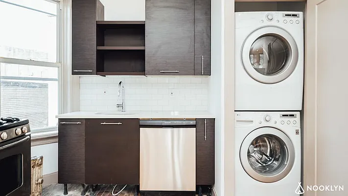 Rented by Nooklyn NYC LLC | media 24