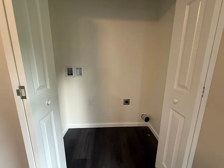 23 Lovell St NE — Photo 12