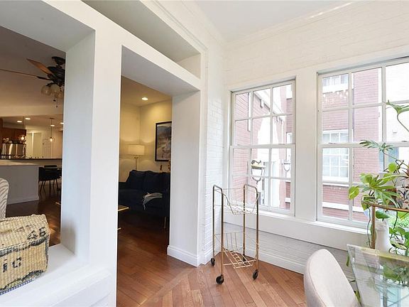 5th image of 4317 Maryland Ave APT 1W