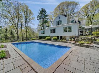 5 Cherry Ln, Airmont, NY 10952