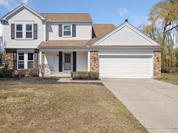 5614 Bayswater Rd, West Bloomfield, MI 48322