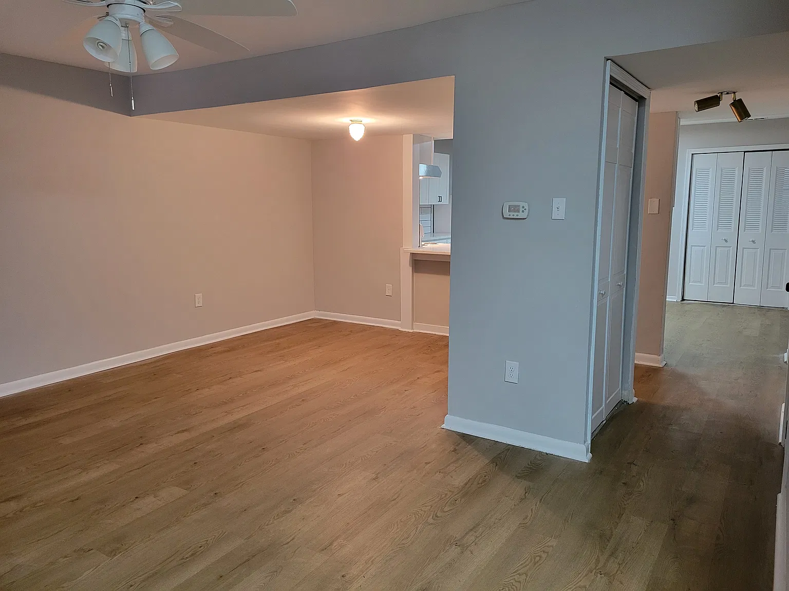 2 bed, 1300 sqft, $2,190 — Photo 4