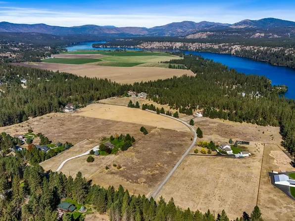 N Lake Terrace Ln, Nine Mile Falls, WA 99026