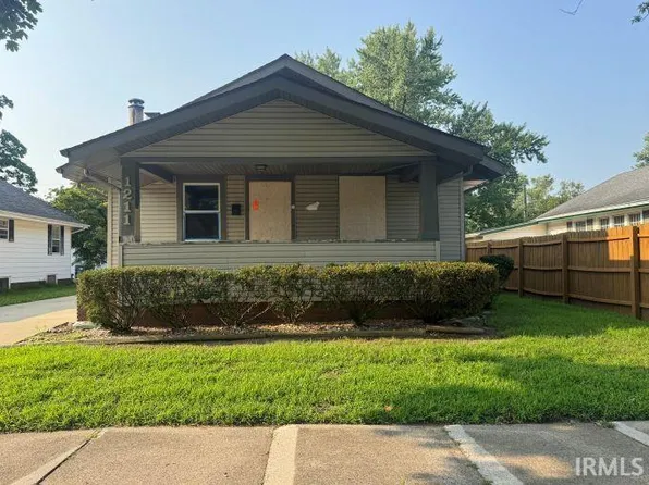 1211 Bower St, Elkhart, IN 46514