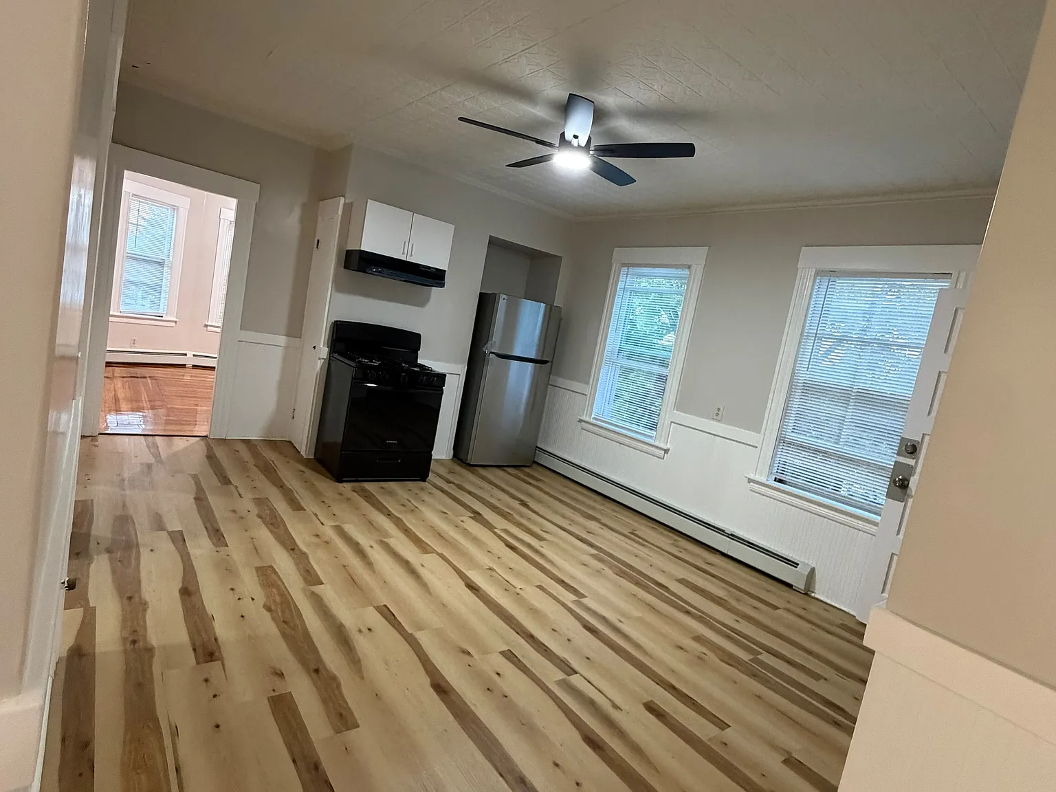 3 bed, 1294 sqft, $2,900 — Photo 4