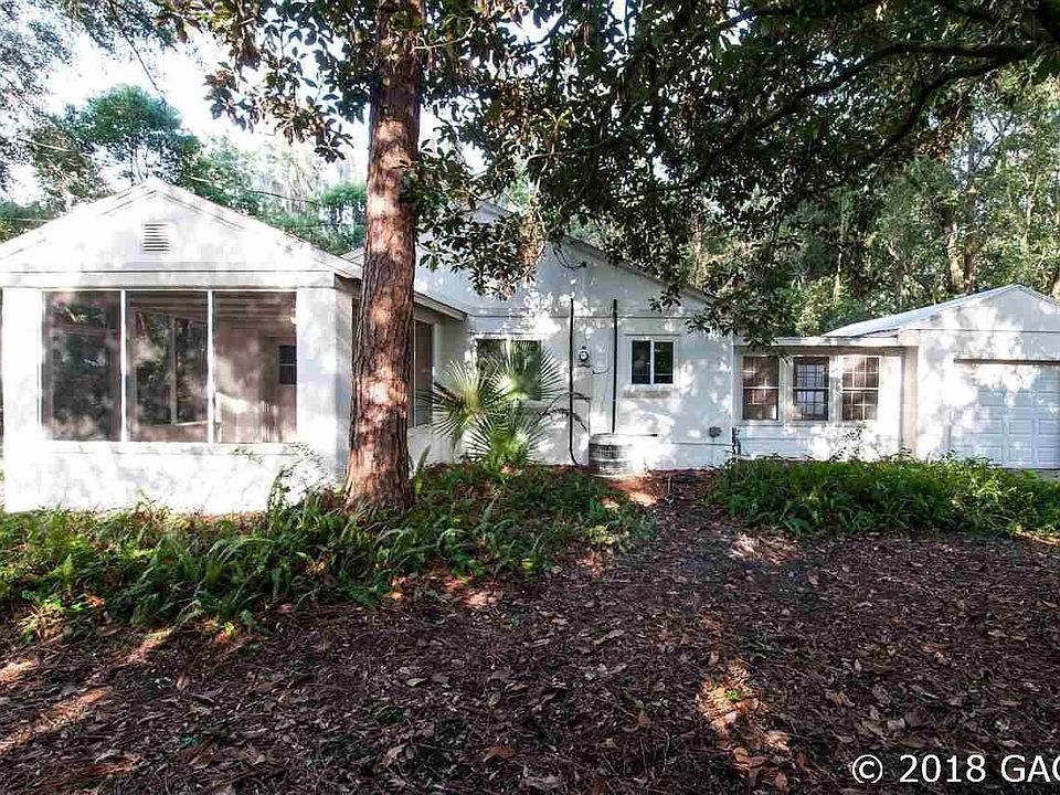 1st image of 1037 NE 10th Pl