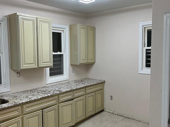 2nd image of 113 N 16th St Floor 2