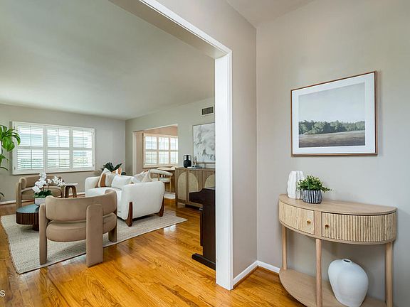 4th image of 1329 Solita Rd